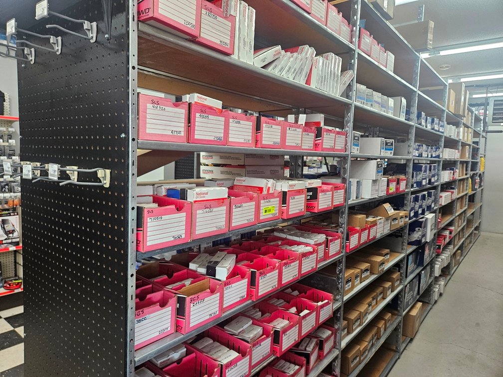 Row of Parts Shelving, 28'x24"x9'