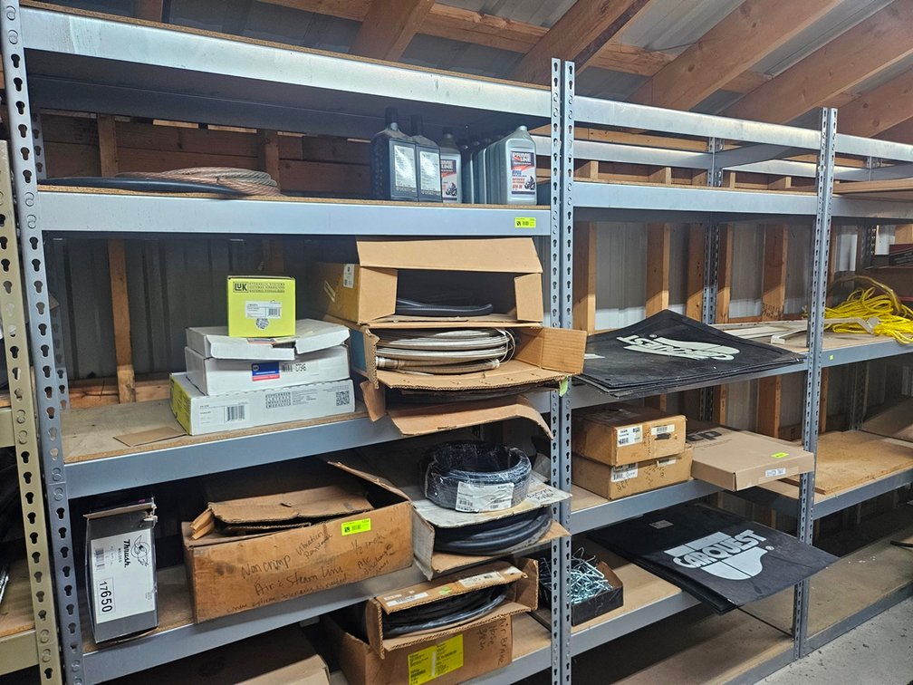 4 Shelves, 48"x18"x84"