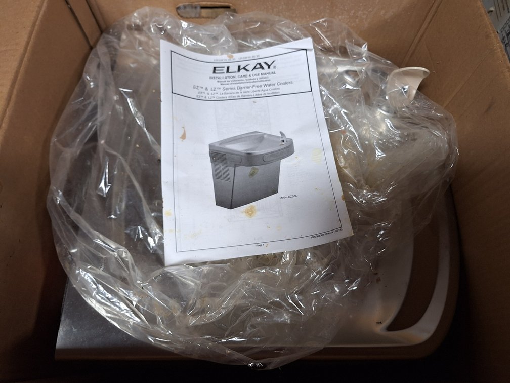 Elkay SS Water Cooler/Fountain