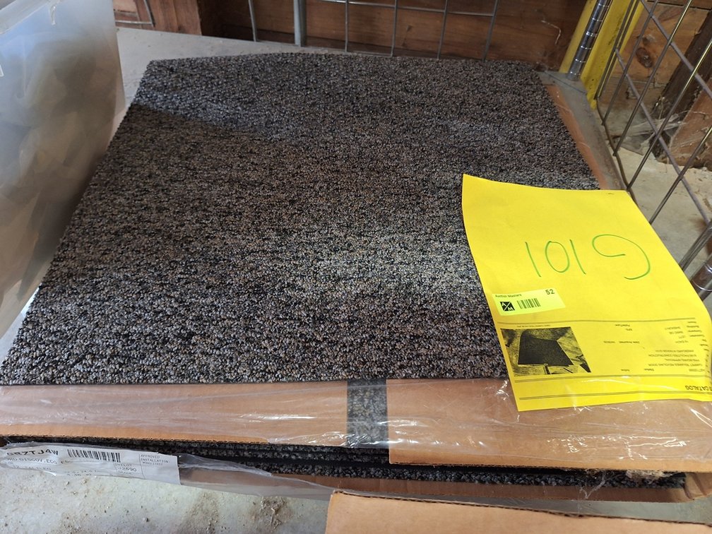 Box of 24" Carpet Squares