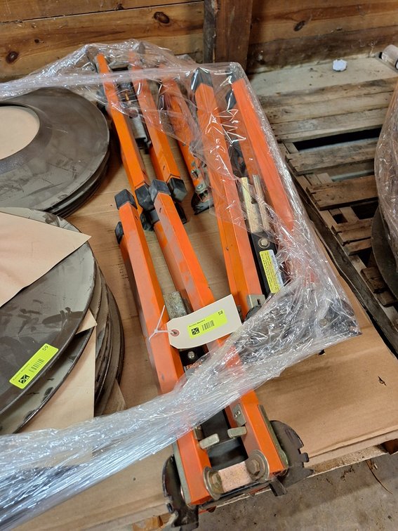 4 TrafFix Stands