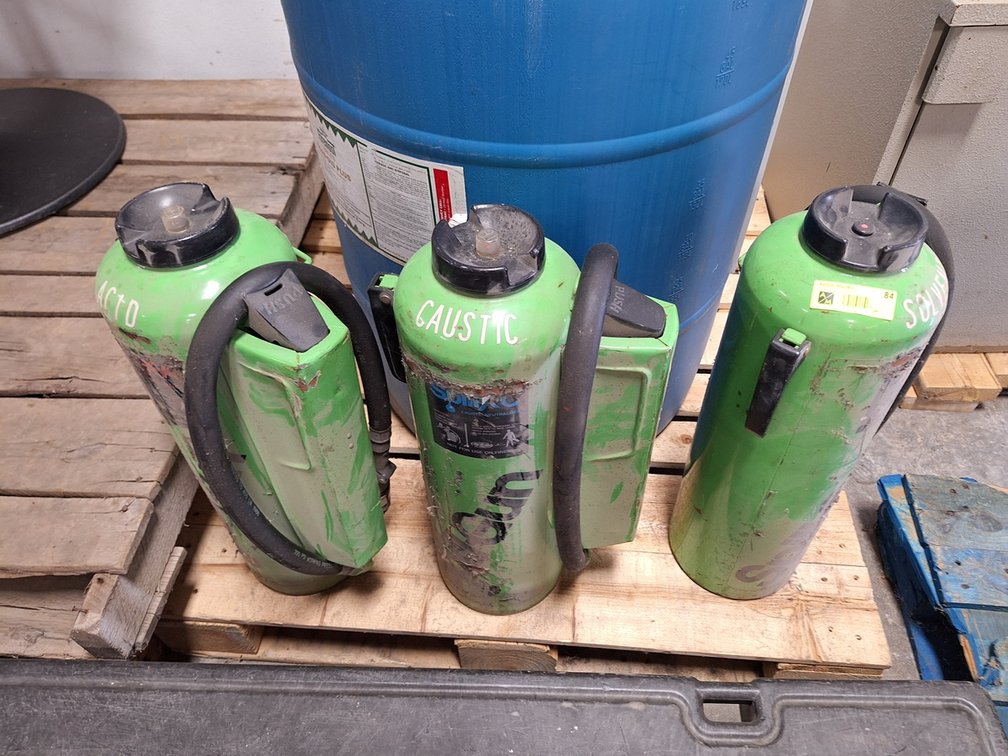 3 Spray Tanks for Concrete