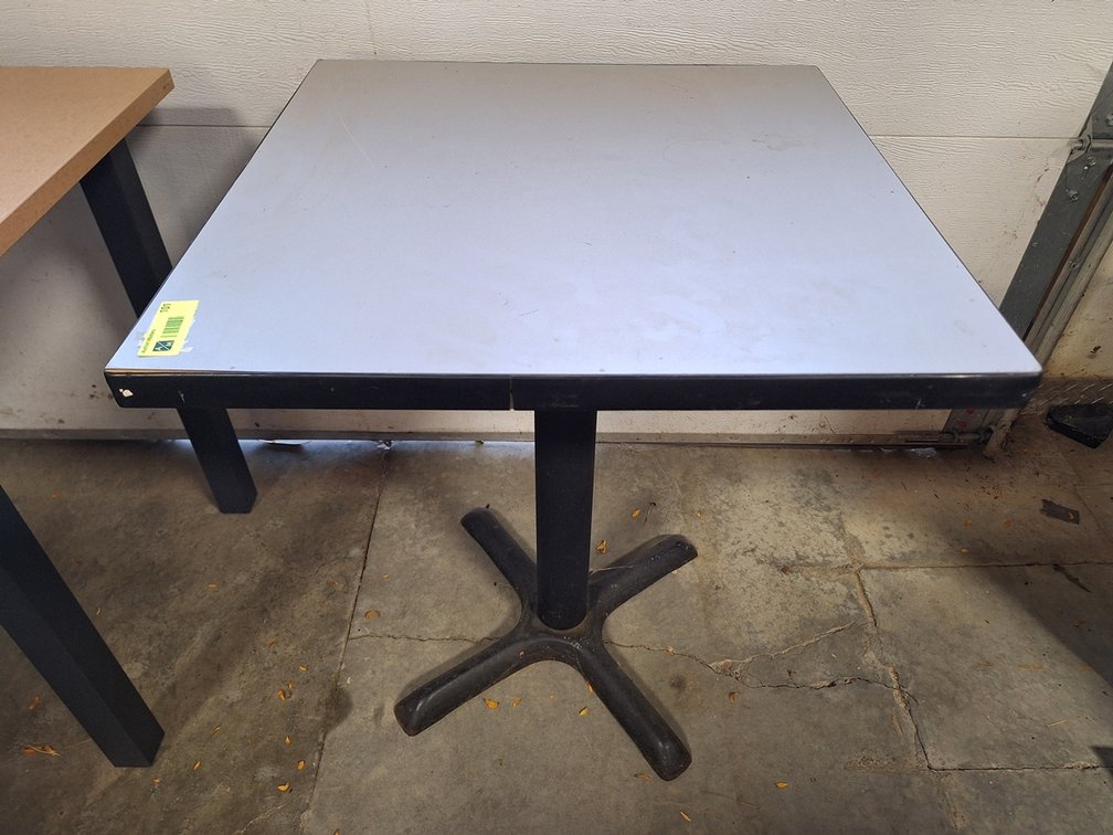Table, 24"x24"x30"