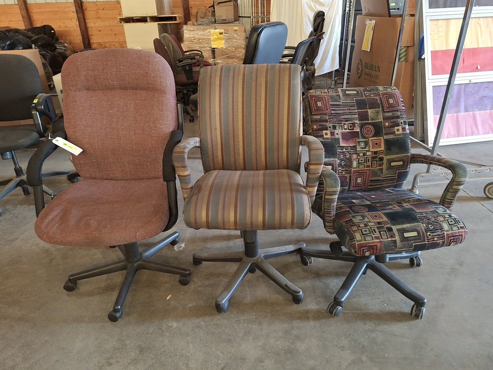 5 Colorful Office Chairs
