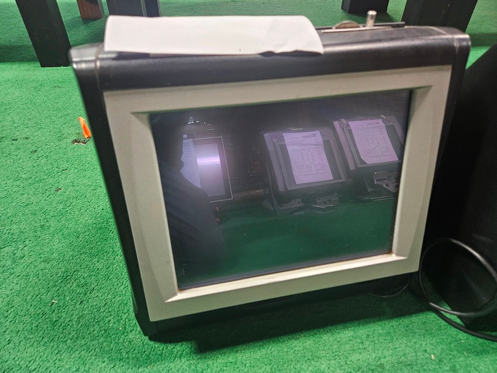 Merit 2007 Force Megatouch Countertop Video Game, Bill Acceptor, Fuzzy screen until it warms up