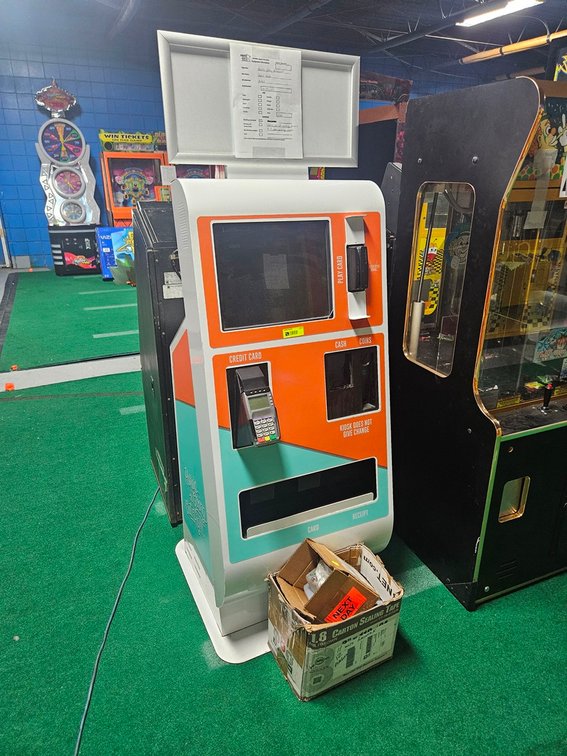 Embed Card Kiosk, Serial 10170-121, 12 Working Readers, 5 Non-working readers
