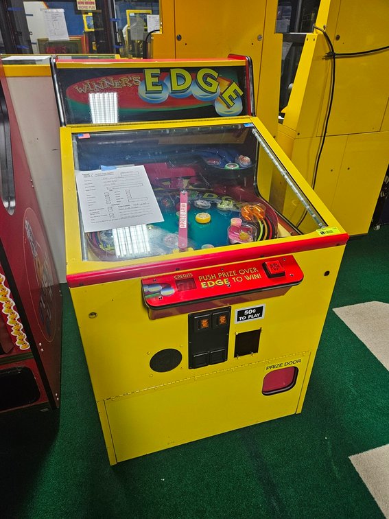 Baytek Winners Edge Redemption Game, Serial 07761, some prizes included