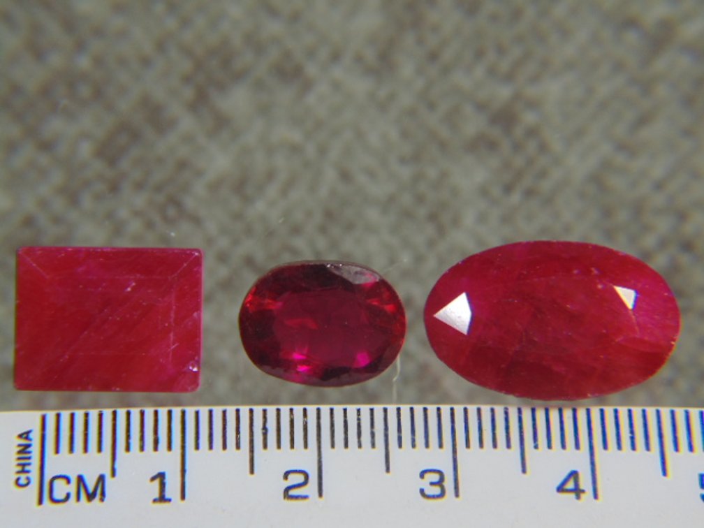 Three faceted Rubies, 5.9 grams