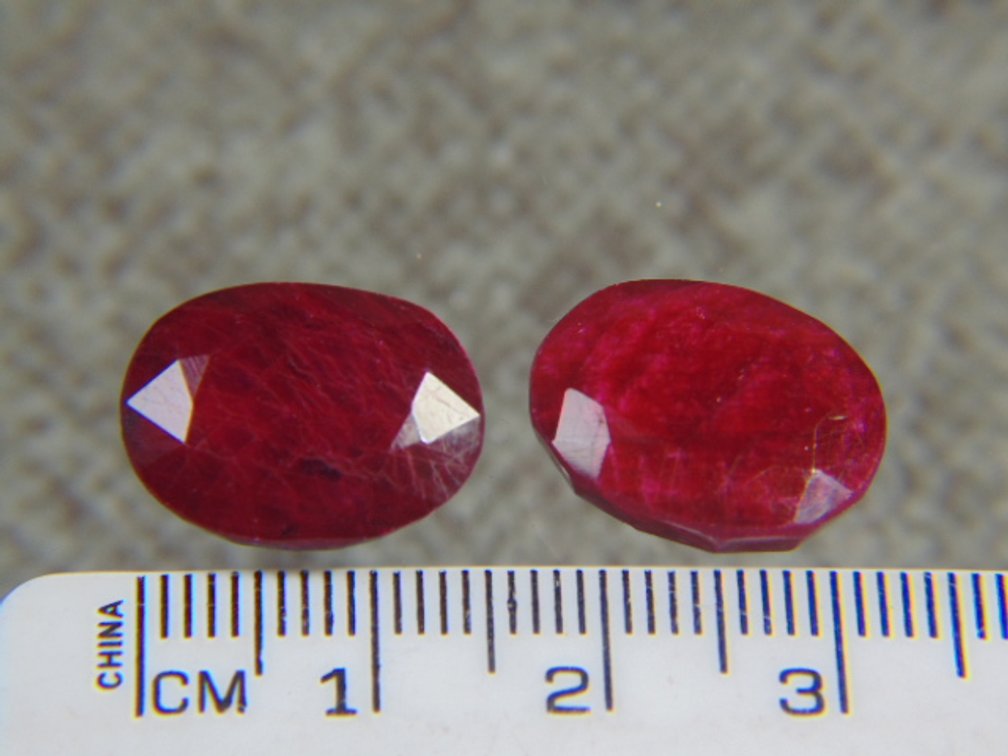 Two faceted Rubies, 5.2 grams