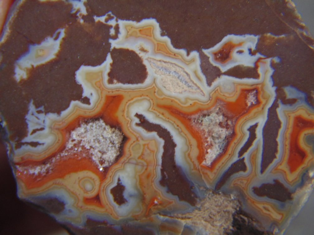 A high quality 4.1 oz face polished Dryhead Agate