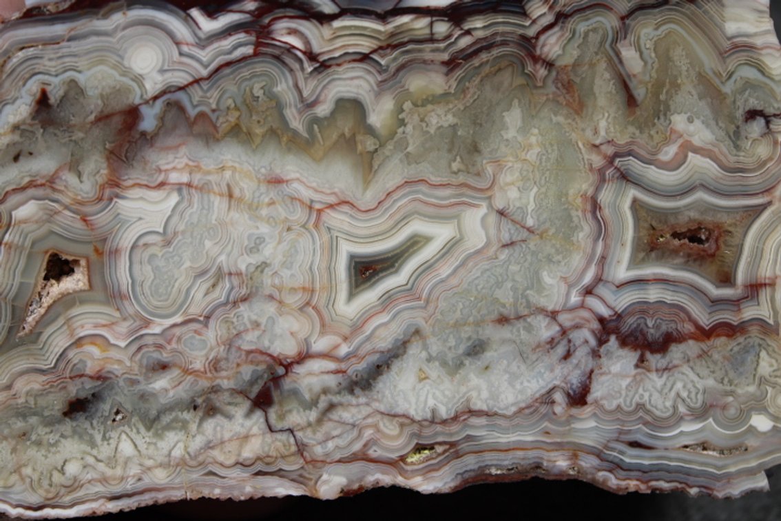 A 2 lb 11 oz piece of Mexican Lace Agate