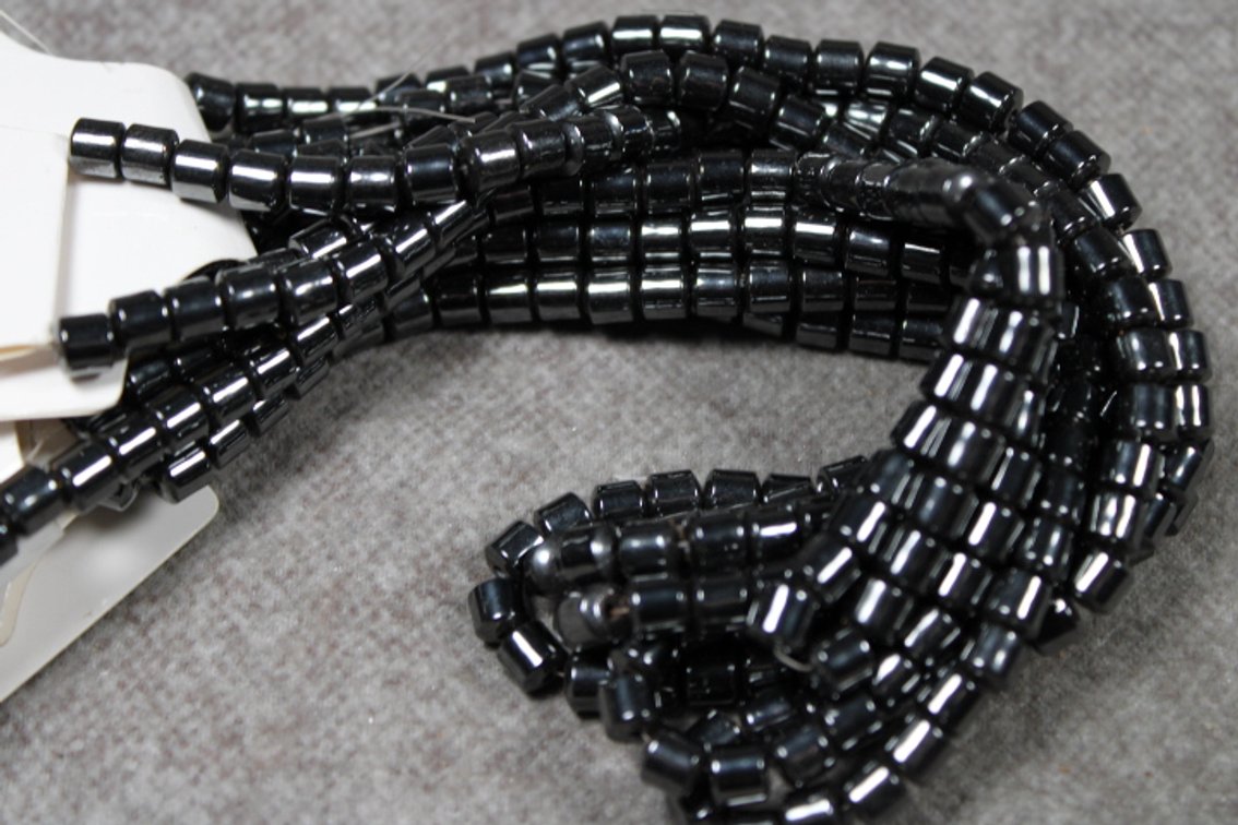 Six strands of magnetic Hematite beads