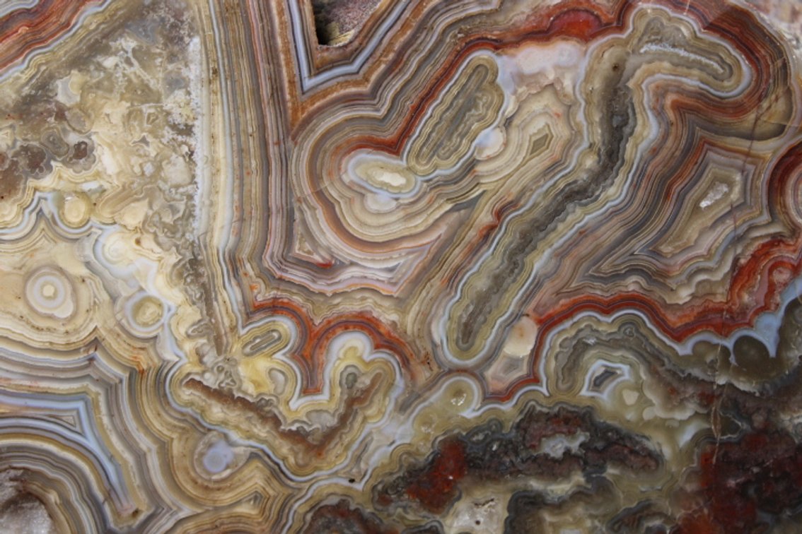 A 5 lb 12 oz Mexican Lace Agate