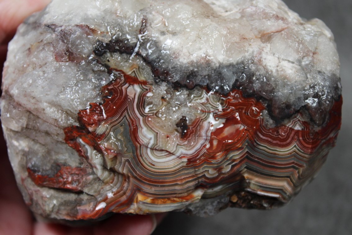 A 1 lb 3 oz Mexican Lace Agate