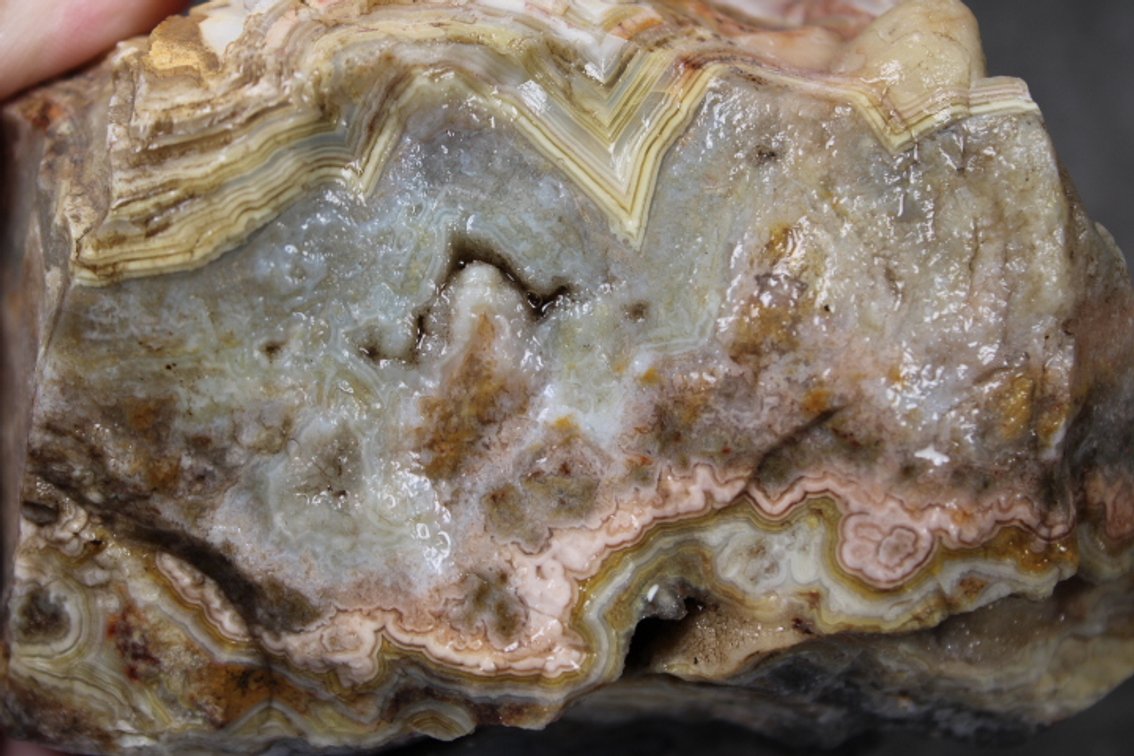 A 1 lb 10 oz Mexican Lace Agate