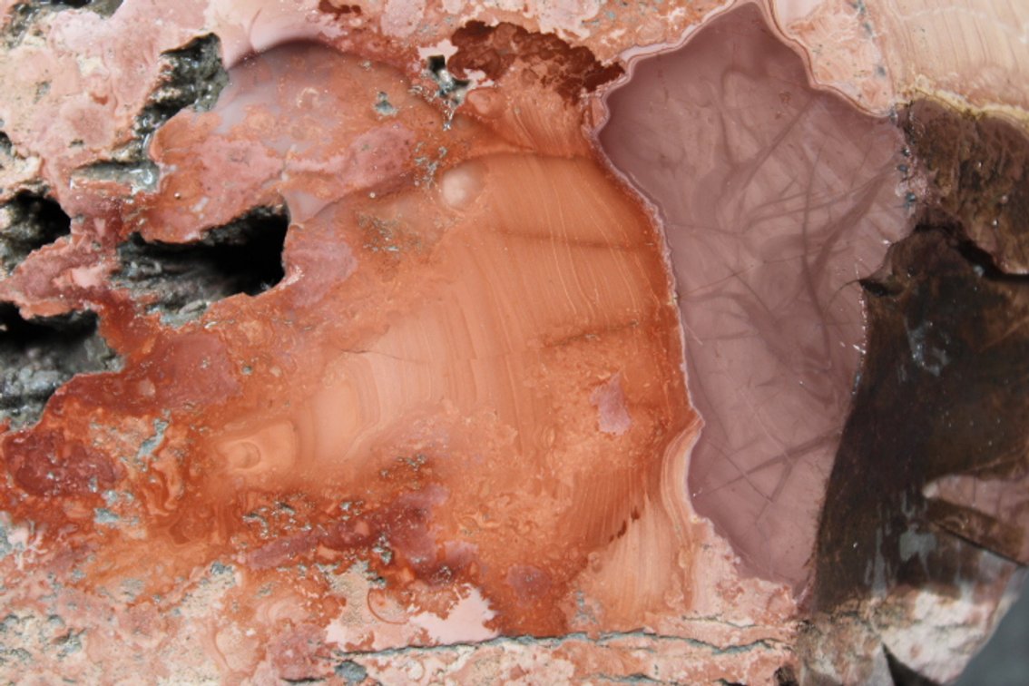 A 2 lb 9 oz face polished Owyhee Jasper