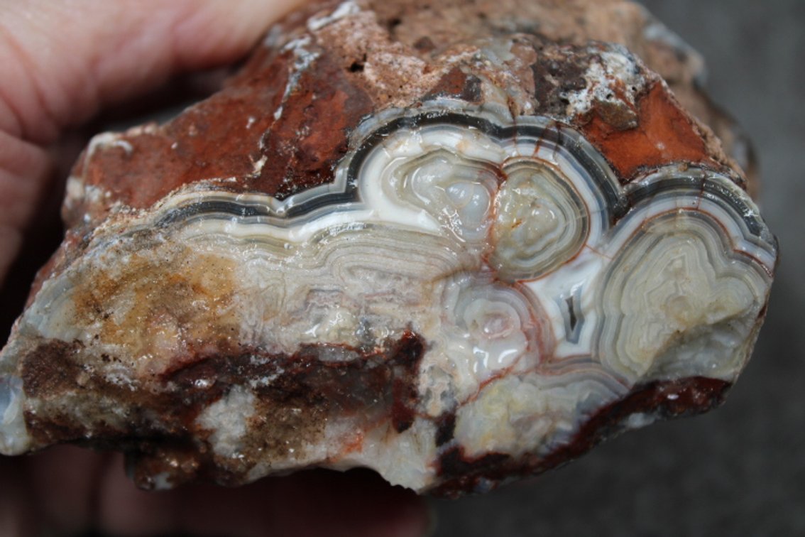A 1 lb 2 oz Mexican Lace Agate