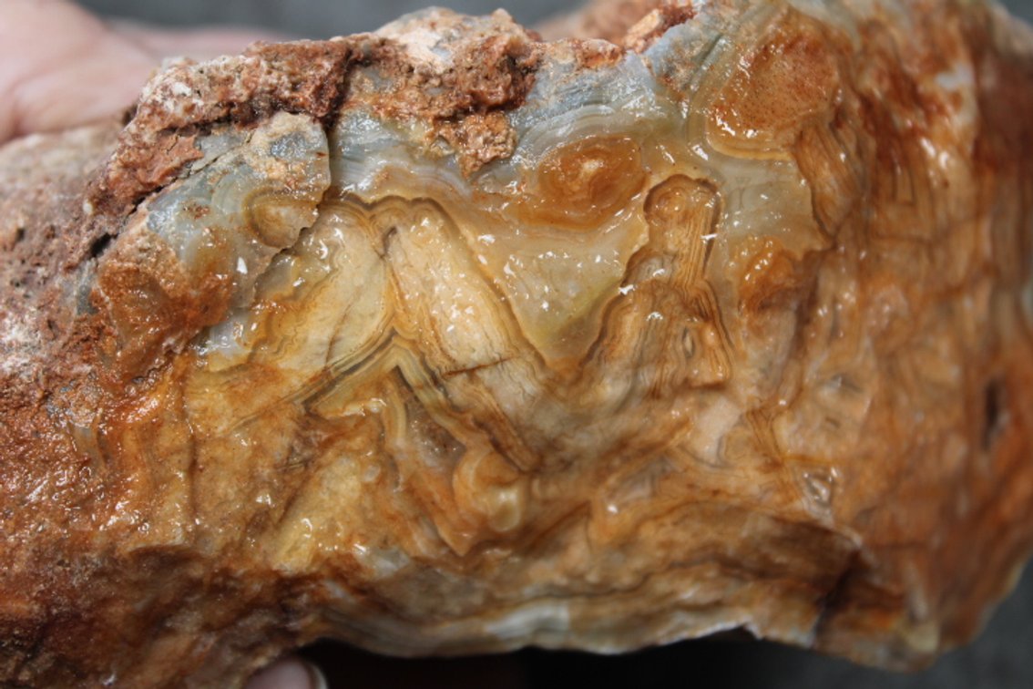 A 1 lb 11 oz Mexican Lace Agate