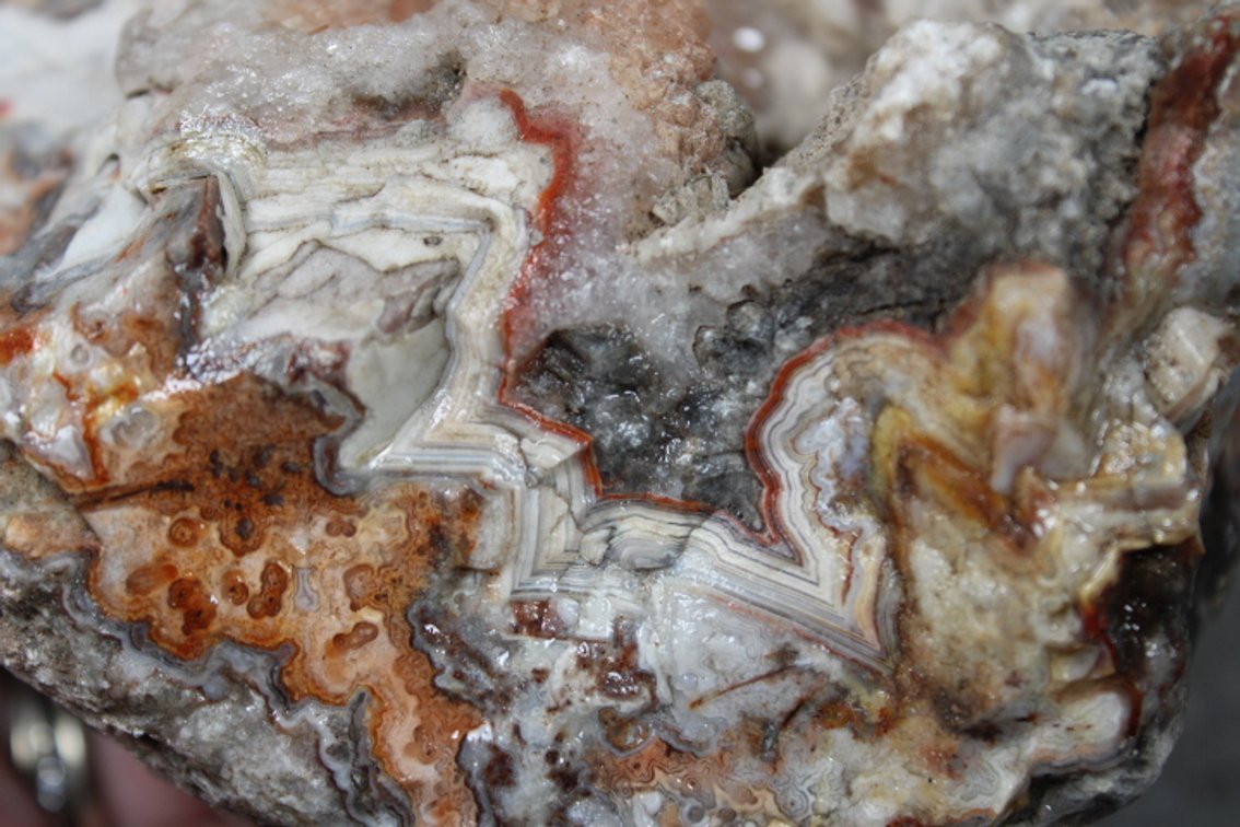 A 2 lb 6 oz piece of Mexican Lace Agate