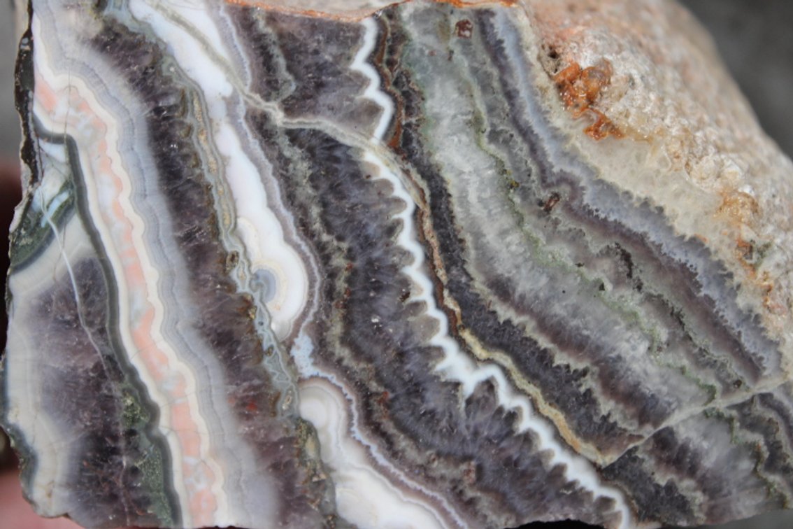 A 2 lb 5 oz piece of Amethyst Lace