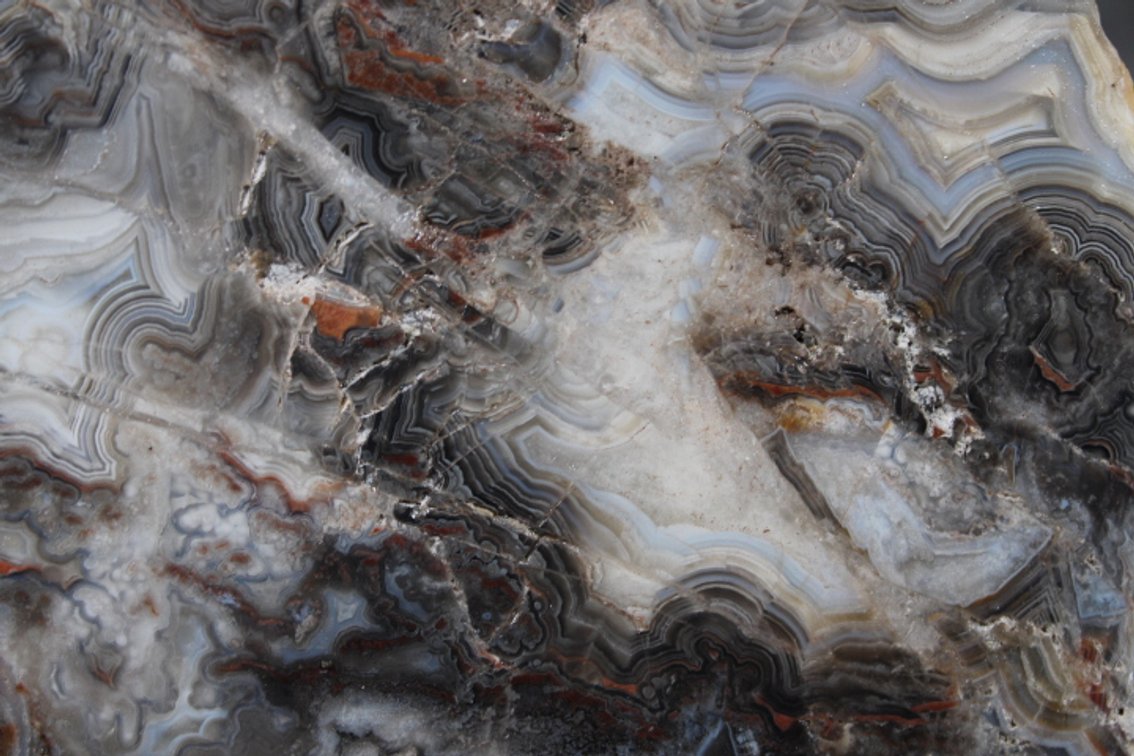 A 2 lb 11 oz piece of Mexican Lace Agate