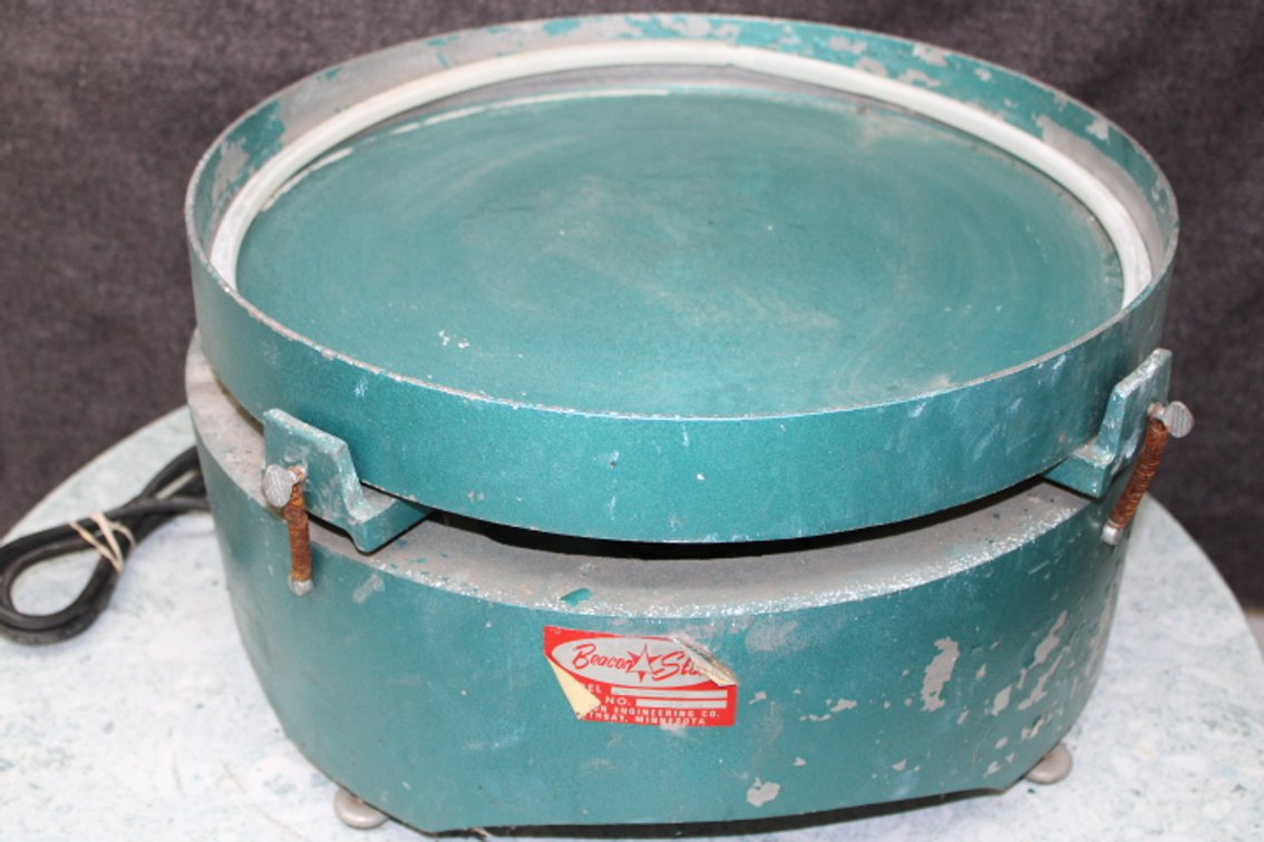 A used Beacon Star 18" flat lap with 2 pans