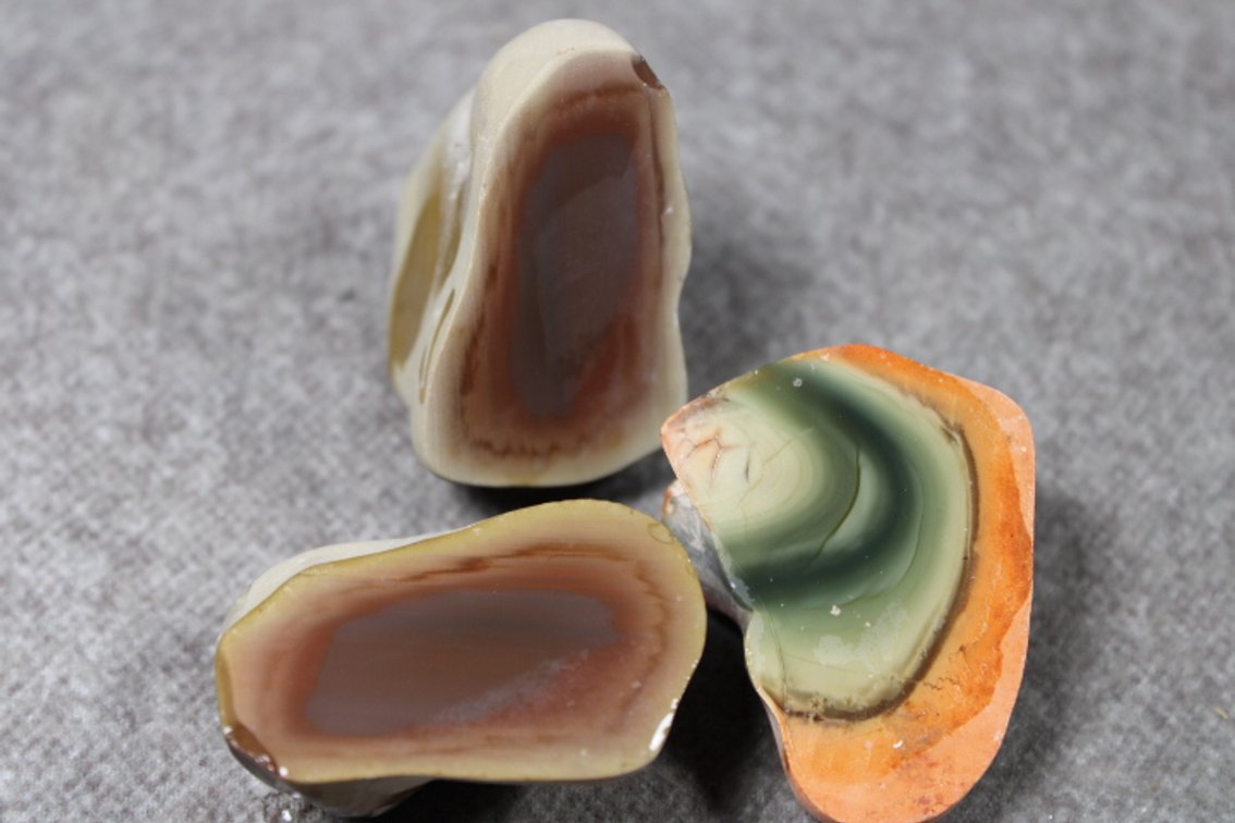 Three halves of Royal Imperial Jasper, 5.8 ozs