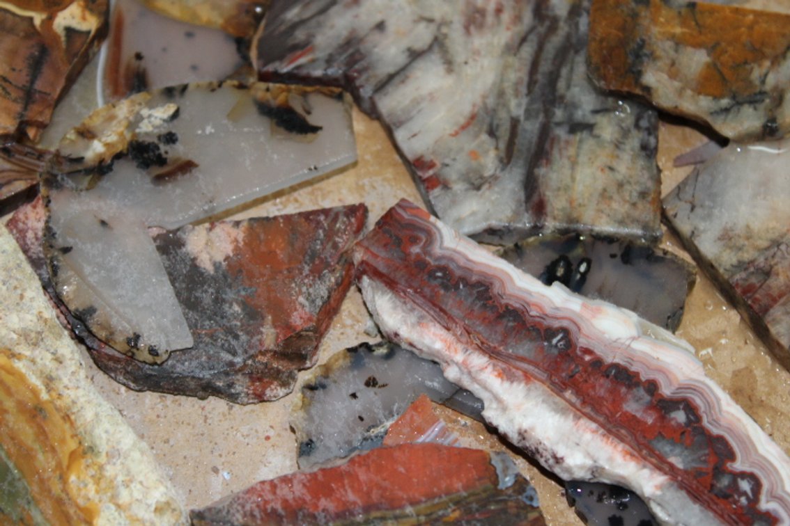 A 2 lb 6 oz slab of Misc slabs
