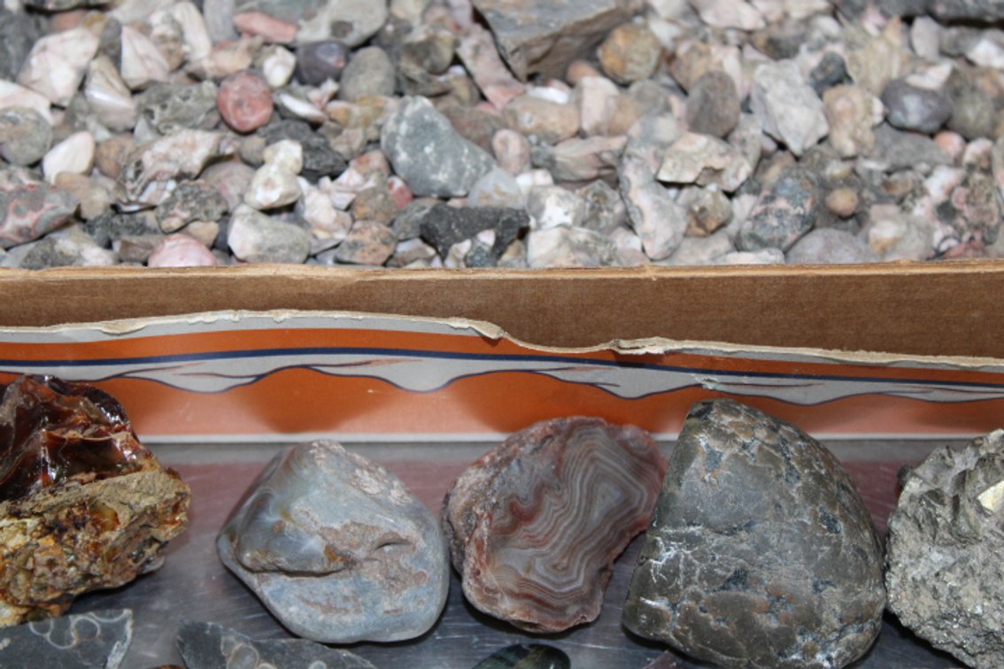A 3 lb 8 oz flat with rough Thomsonites and Misc stones