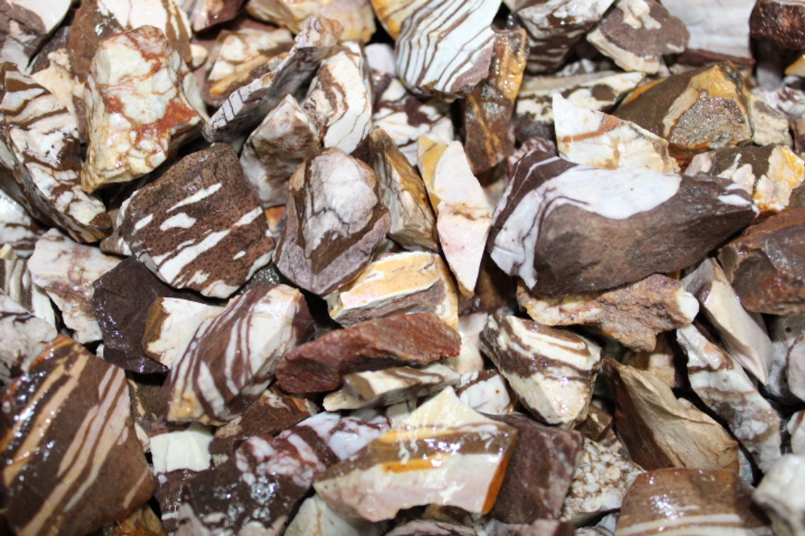 A 10 lb flat of Jasper