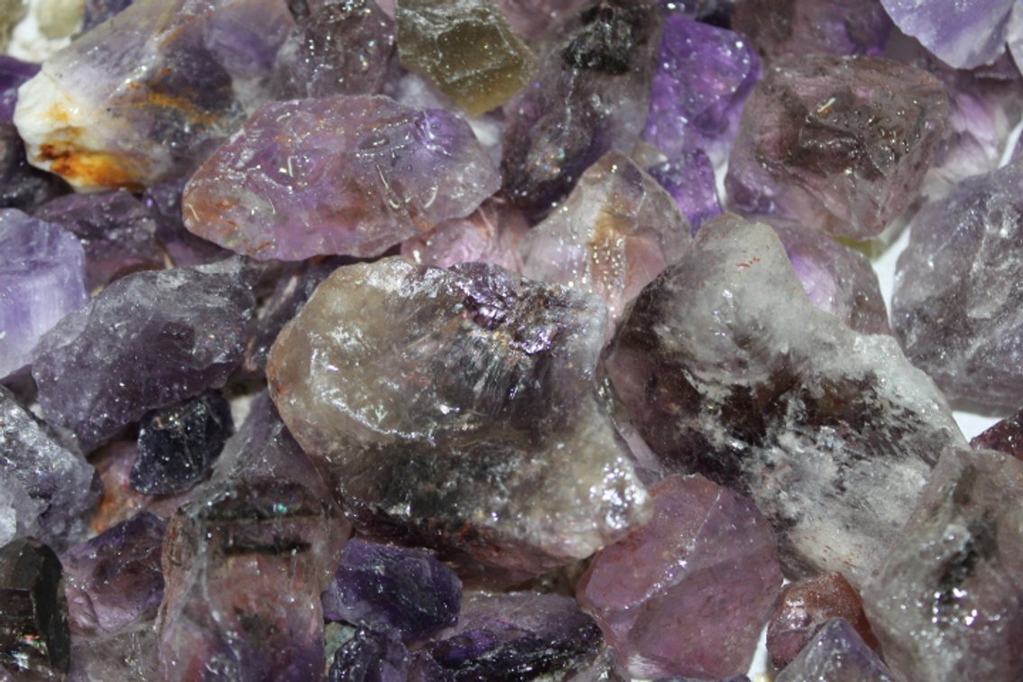 A 8 lb 9 oz flat of Amethyst