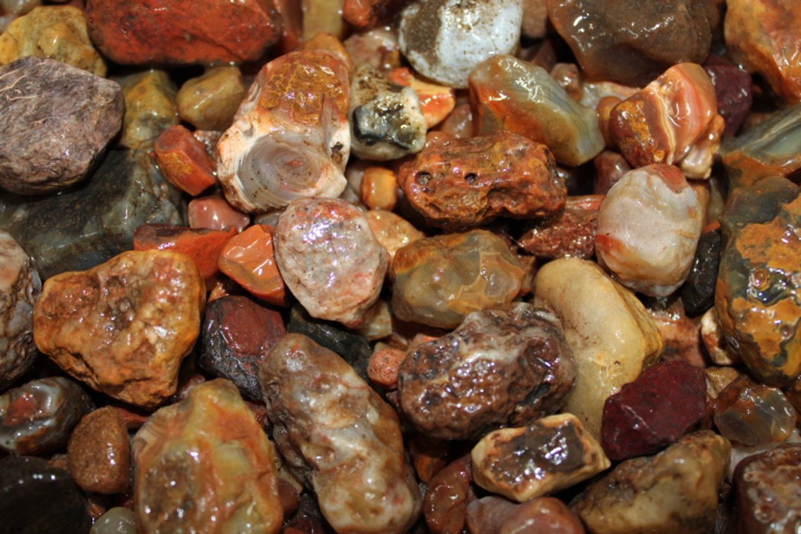 A 9 lb 8 oz flat of Lake Superior Agates