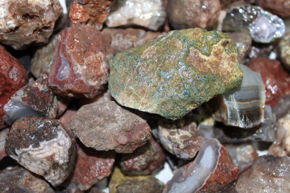 A 11 lb flat of Mexican Agate