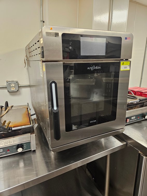 Alto-Shaam Vector Multi-Cook Oven, 208V, 21"x33"x30"