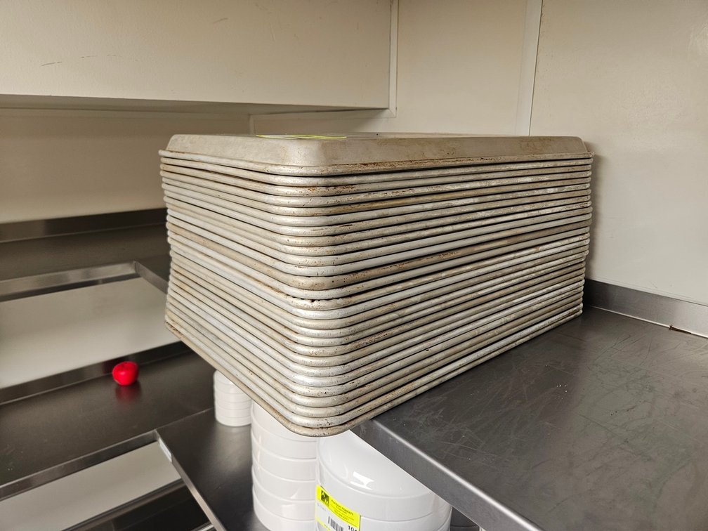 27 Aluminum Sheet Pans, 17.5"x13"