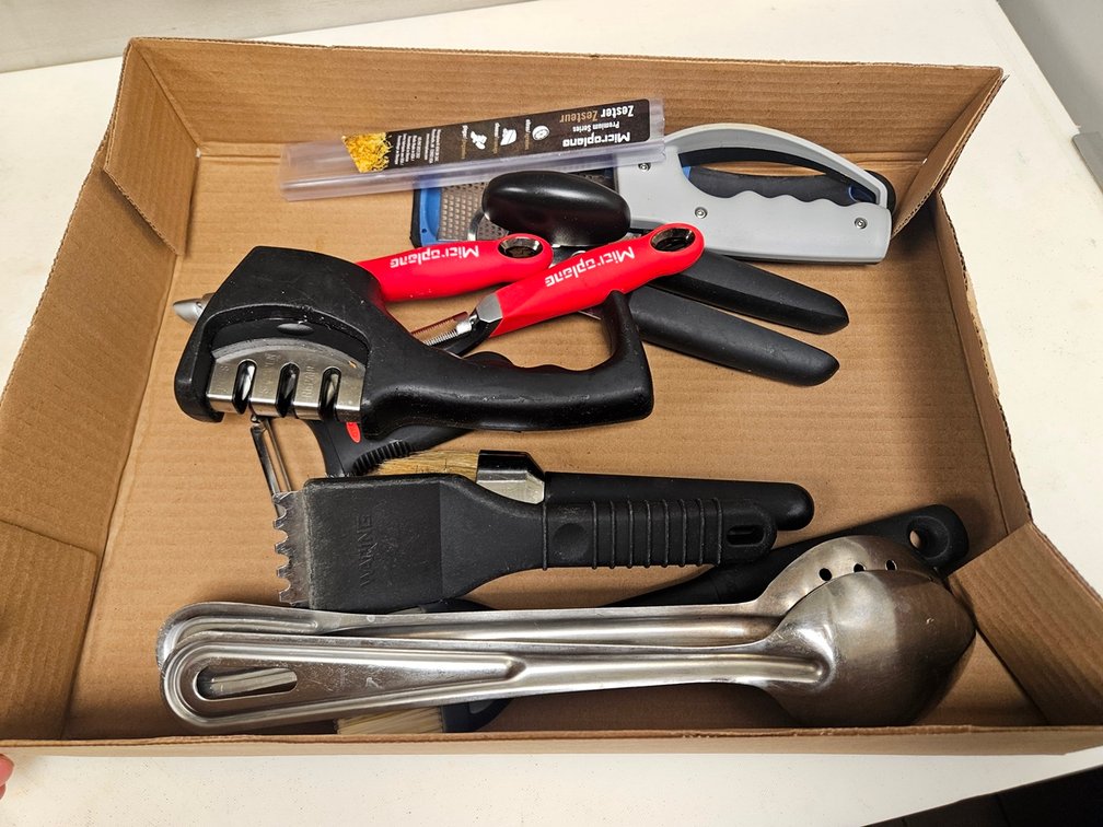 Assorted Kitchen Utensils