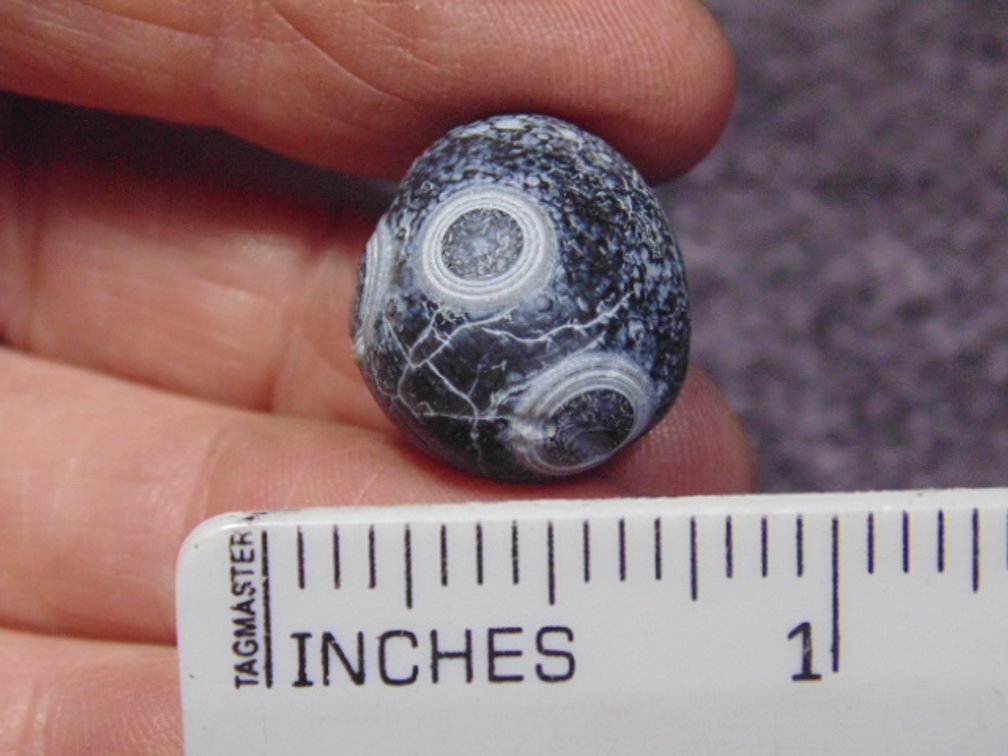 A natural Gobi Eye Agate, weighs 6.2 grams