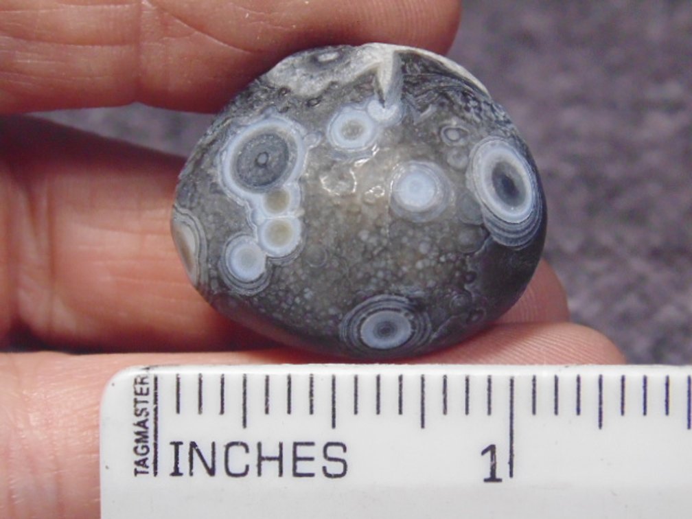 A natural Gobi Eye Agate, weighs 14.6 grams