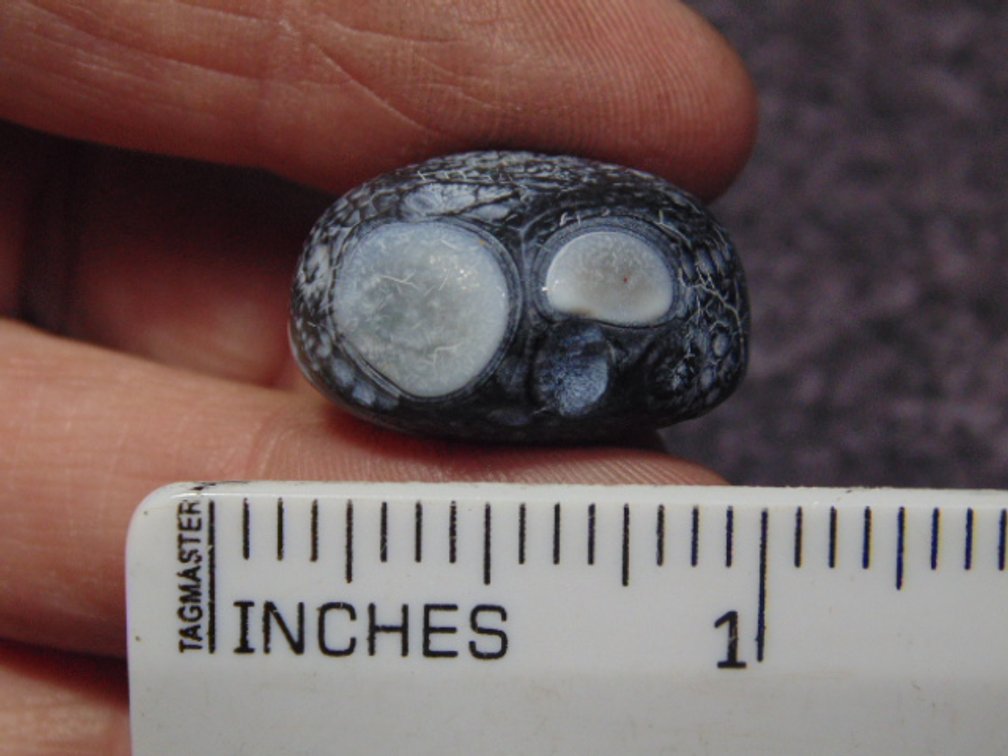 A natural Gobi Eye Agate, weighs 9.1 grams