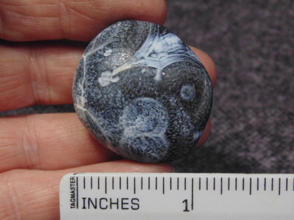 A natural Gobi Eye Agate, weighs 25.3 grams