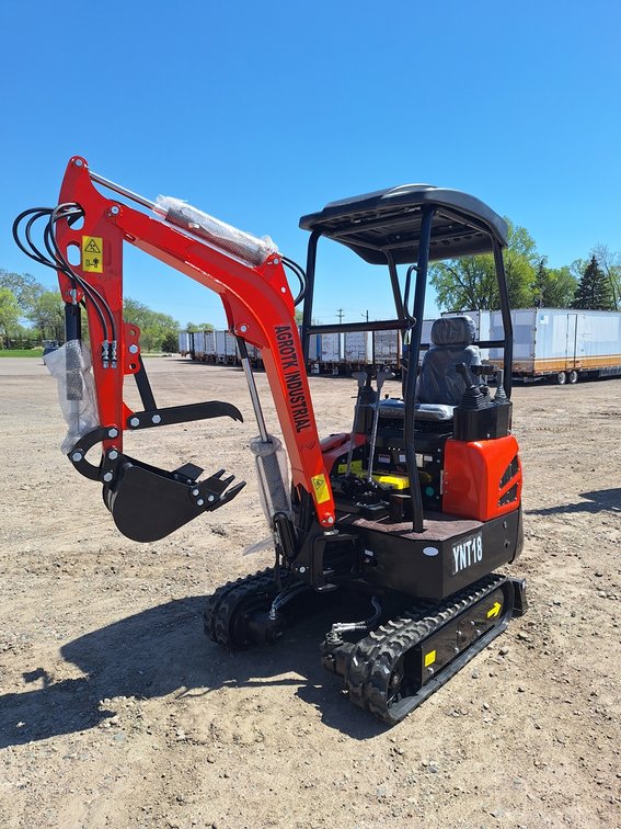 2025 AGT Mini Excavator, Model YNT18, Serial YNT182025Z0219618, YANMAR 15 HP, 11.2KW, Diesel Engine with EPA, BKT, Side Swing, Unused