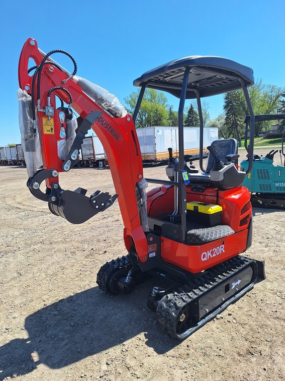 2025 AGT Mini Excavator, Model QK20R, Serial QK20R250227000004, RATO, 23 HP, 16.8KW, Gasoline Engine with EPA, BK, 2 Cylinders with Side Swing, Unused