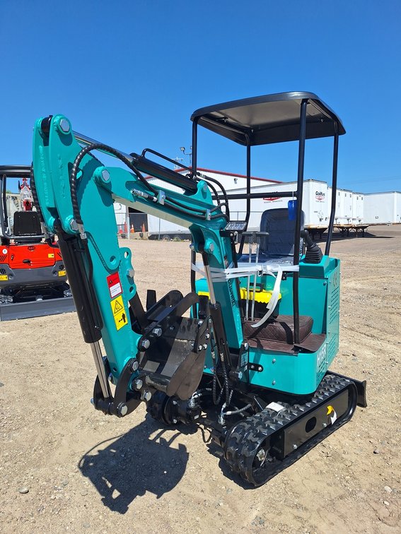 2025 AGT Mini Excavator, Model H15R, Serial H15R20250301S0095, 420cc Gas Engine with EPA, 8.6KW, 15" Bucket, 4' Long Tracks, 6" Wide Tracks, 38.5" Wide Base, Hydraulic Boom and Bucket Controls, Pilot System, Unused