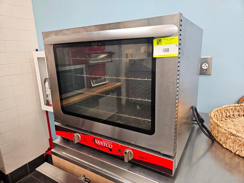 Avantco 1/2 Size Convection Oven, Item #177C028, 208-240V, 1 PH