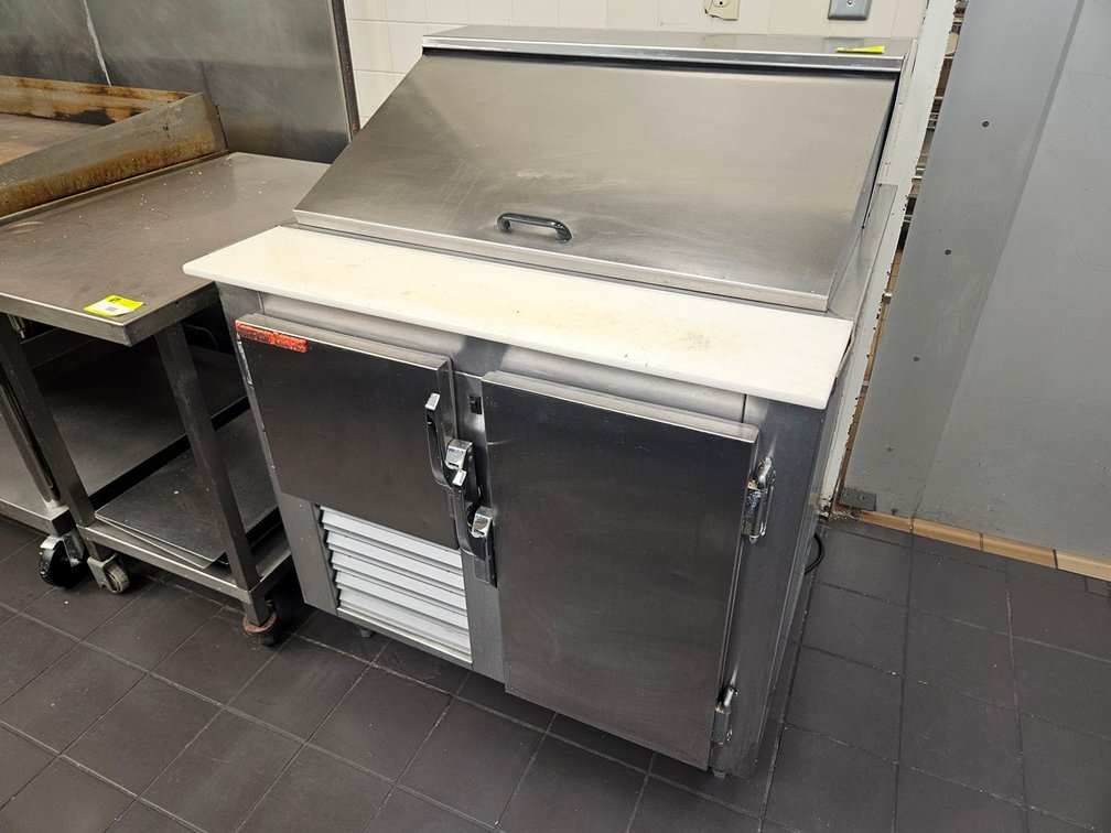 Universal Coolers 36" Refrigerated Prep Table