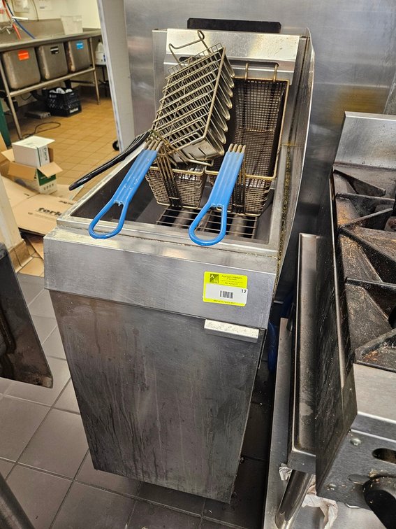 SS Gas Fryer with 3 Baskets, 16"x30"