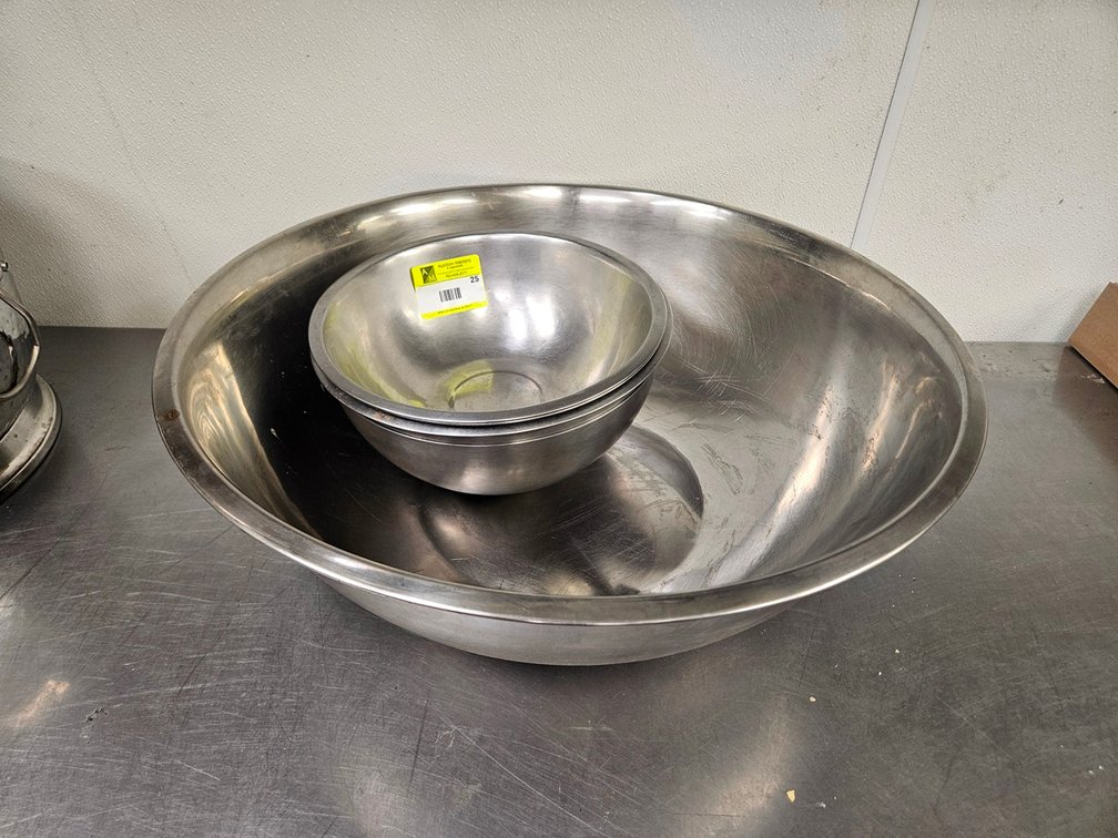 4 SS Bowls, 10" to 21"