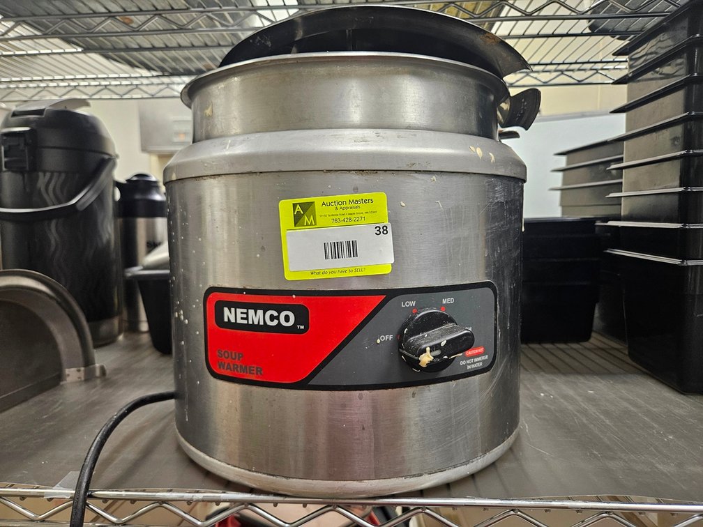 Nemco Soup Warmer with SS Pot and 2 Lids