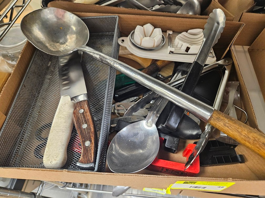 Assorted Kitchen Utensils