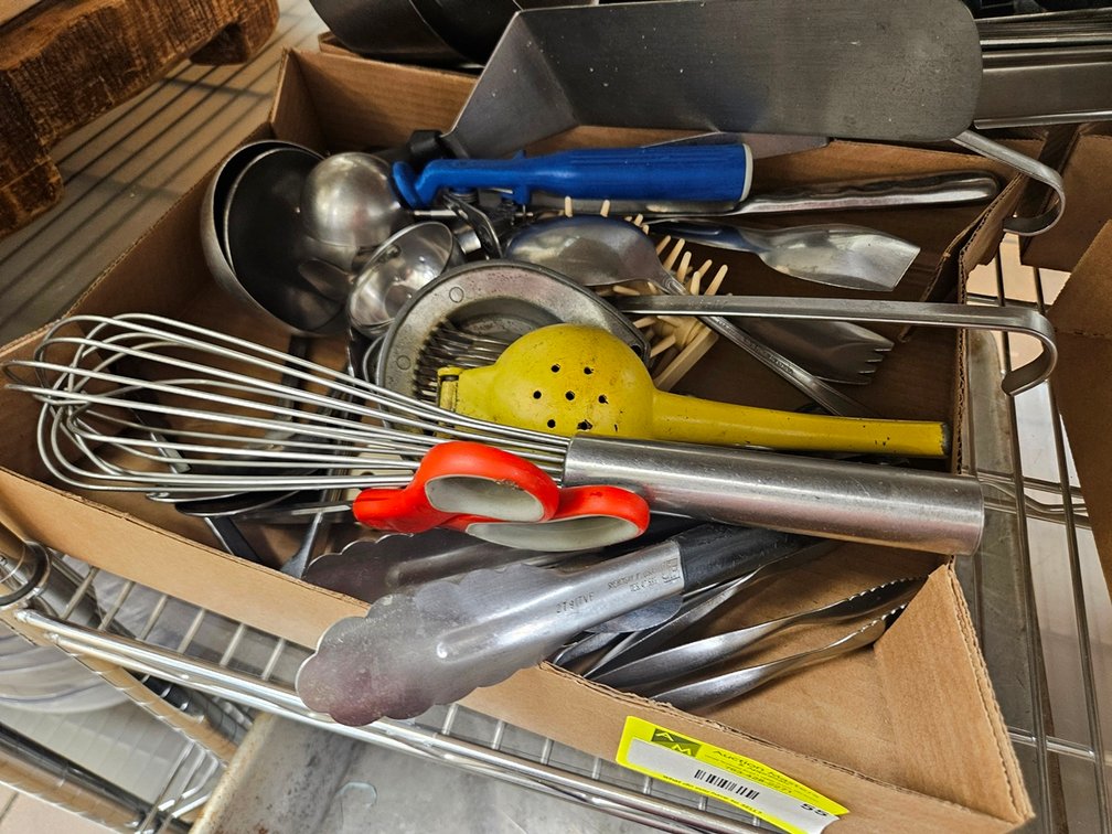 Assorted Kitchen Utensils